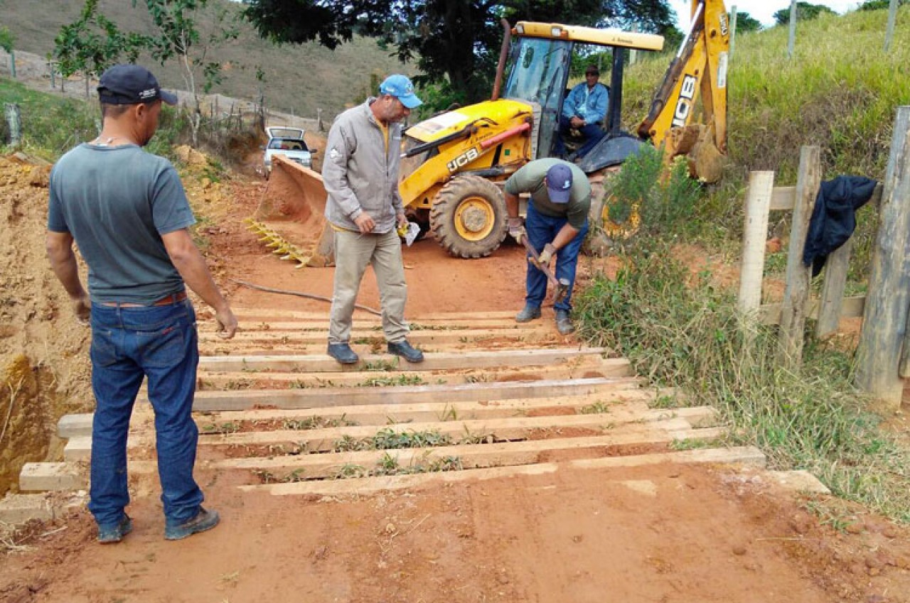 Secretaria de Agricultura realiza manutenções na zona rural de Guçauí