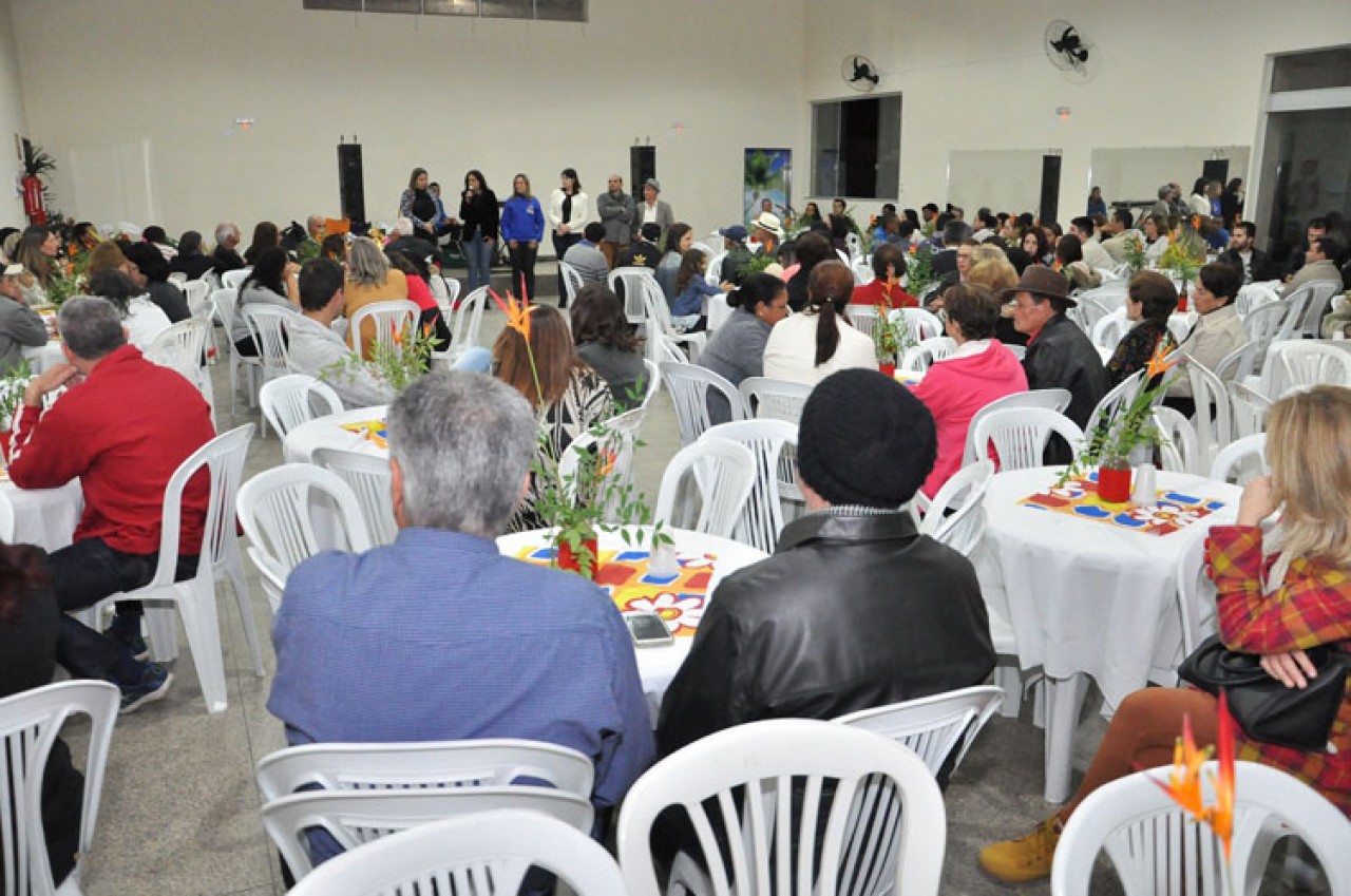 Quase 300 pessoas participam da Noite do Caldo em Guaçuí