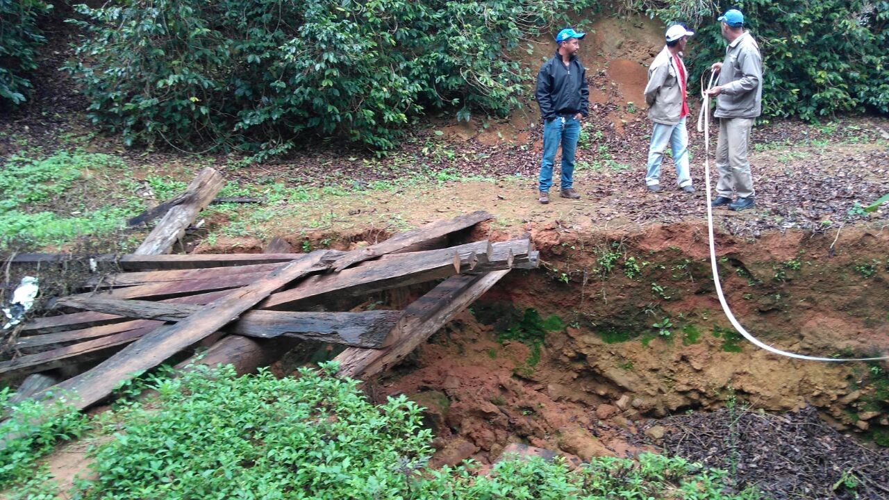 Prefeitura recupera pontes e mata-burros na zona rural de Guçuí