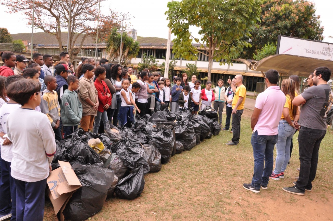 Mais de 340 alunos participam de novas ações do Dia Mundial da Limpeza nesta quarta-feira