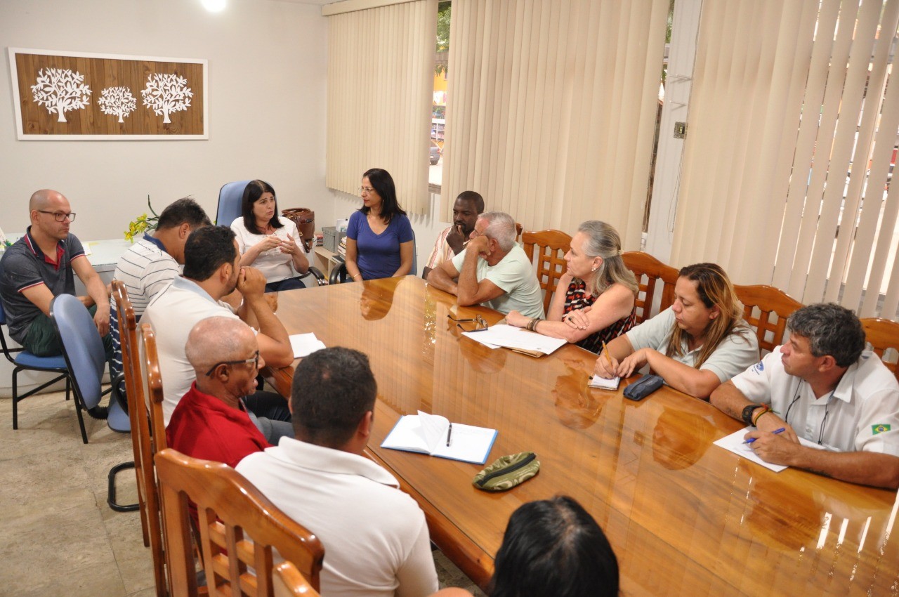 Vera Costa se reúne com presidentes de associações de moradores