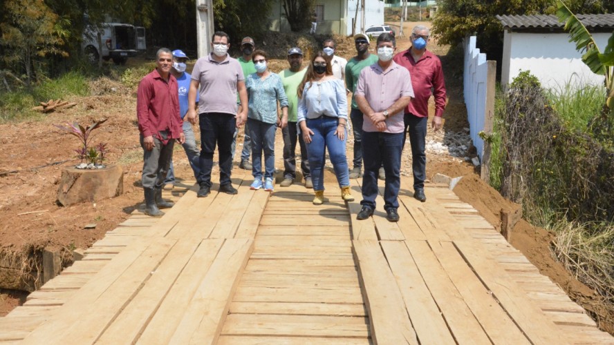 Comunidade São Miguel do Caparaó recebe nova ponte