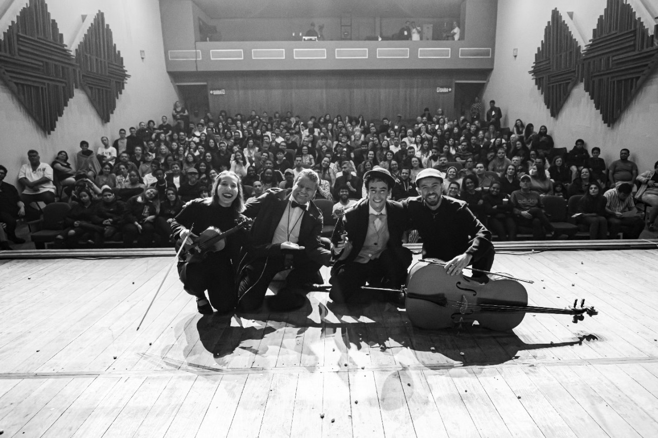 FESTIVAL NACIONAL DE TEATRO DE GUAÇUÍ CONFIRMA SUCESSO DE PÚBLICO FESTIVAL NACIONAL DE TEATRO DE GUAÇUÍ CONFIRMA SUCESSO DE PÚBLICO