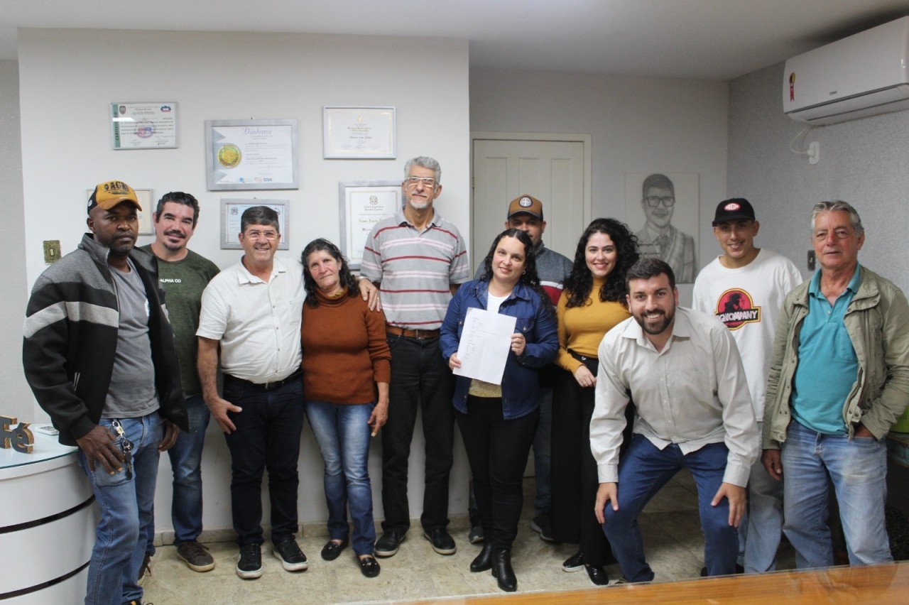 PREFEITURA DE GUAÇUÍ PROMOVE REUNIÃO COM PRODUTORES RURAIS QUE COMERCIALIZARAM PRODUTOS NA FEIRA DOS MUNICÍPIOS PREFEITURA DE GUAÇUÍ PROMOVE REUNIÃO COM PRODUTORES RURAIS QUE COMERCIALIZARAM PRODUTOS NA FEIRA DOS MUNICÍPIOS