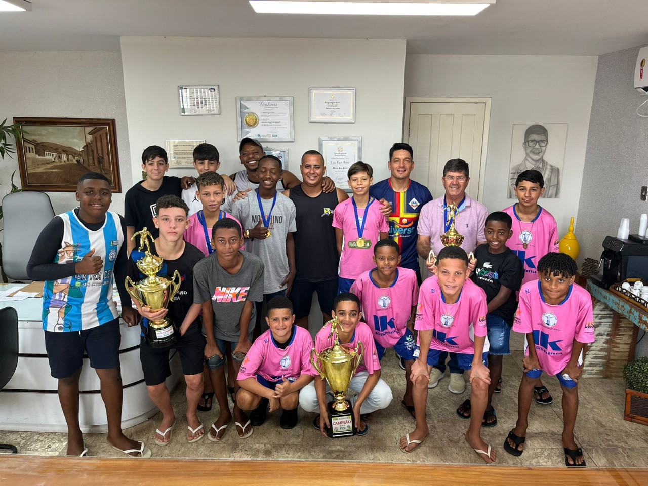 ESCOLINHA MUNICIPAL DE FUTEBOL DE GUAÇUÍ BRILHA EM 2023 ESCOLINHA MUNICIPAL DE FUTEBOL DE GUAÇUÍ BRILHA EM 2023