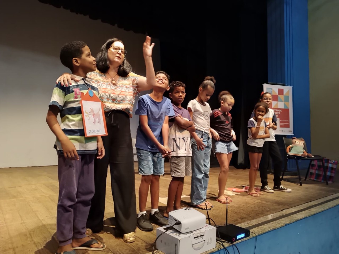 GUAÇUÍ LITERÁRIA: TEATRO MUNICIPAL FERNANDO TORRES SEDIA ENCONTRO DE ESCRITORES GUAÇUÍ LITERÁRIA: TEATRO MUNICIPAL FERNANDO TORRES SEDIA ENCONTRO DE ESCRITORES