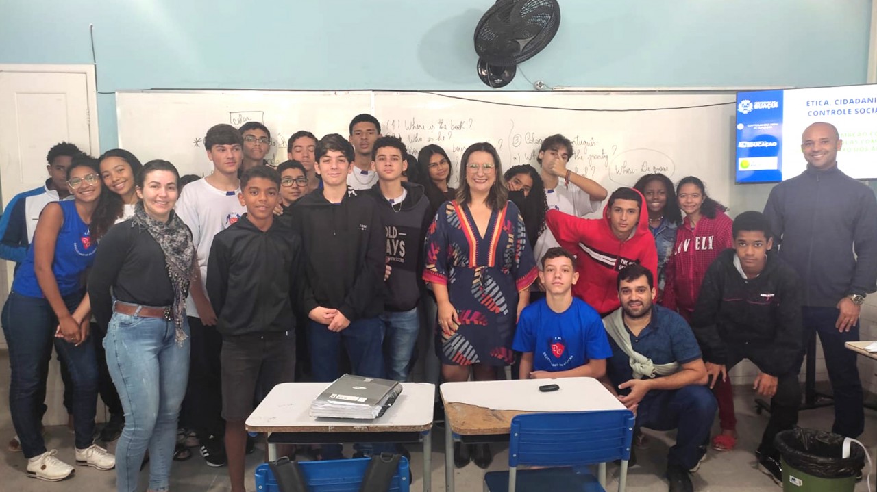 ESCOLAS DE GUAÇUÍ RECEBEM PALESTRAS SOBRE TRANSPARÊNCIA, ÉTICA, CIDADANIA E CONTROLE SOCIAL ESCOLAS DE GUAÇUÍ RECEBEM PALESTRAS SOBRE TRANSPARÊNCIA, ÉTICA, CIDADANIA E CONTROLE SOCIAL