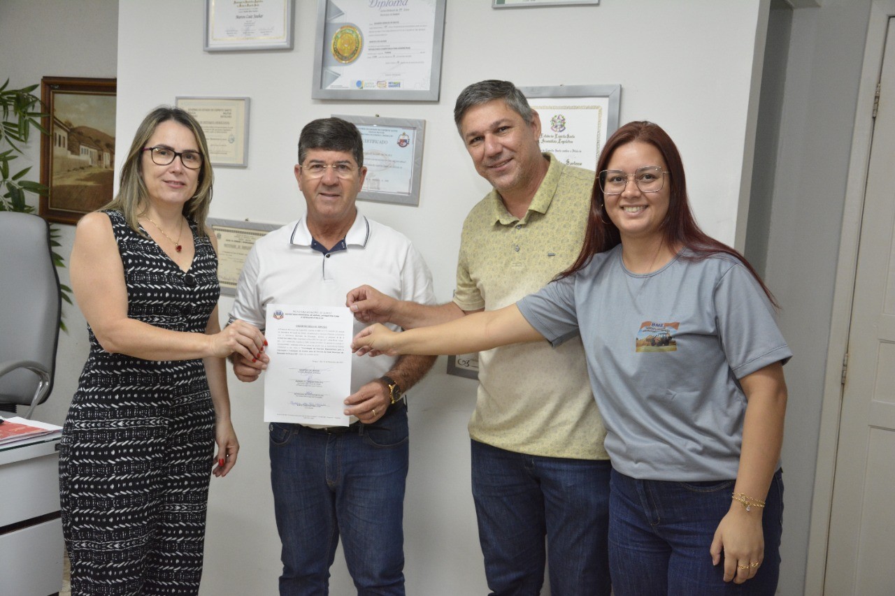 ASSINADA ORDEM DE SERVIÇO PARA PRODUÇÃO E INSTALAÇÃO DE GRADES EM ESCOLAS DE GUAÇUÍ ASSINADA ORDEM DE SERVIÇO PARA PRODUÇÃO E INSTALAÇÃO DE GRADES EM ESCOLAS DE GUAÇUÍ